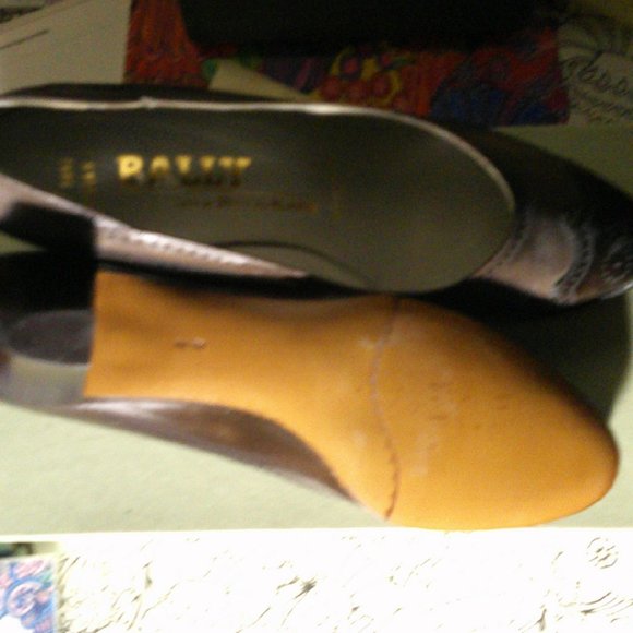 Super cute! vIVIAN 1 BY Bally - Picture 4 of 4